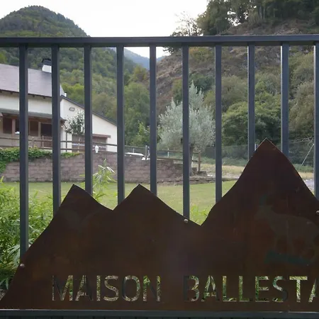 Gite Ballestan Saint-Béat Buitenkant foto